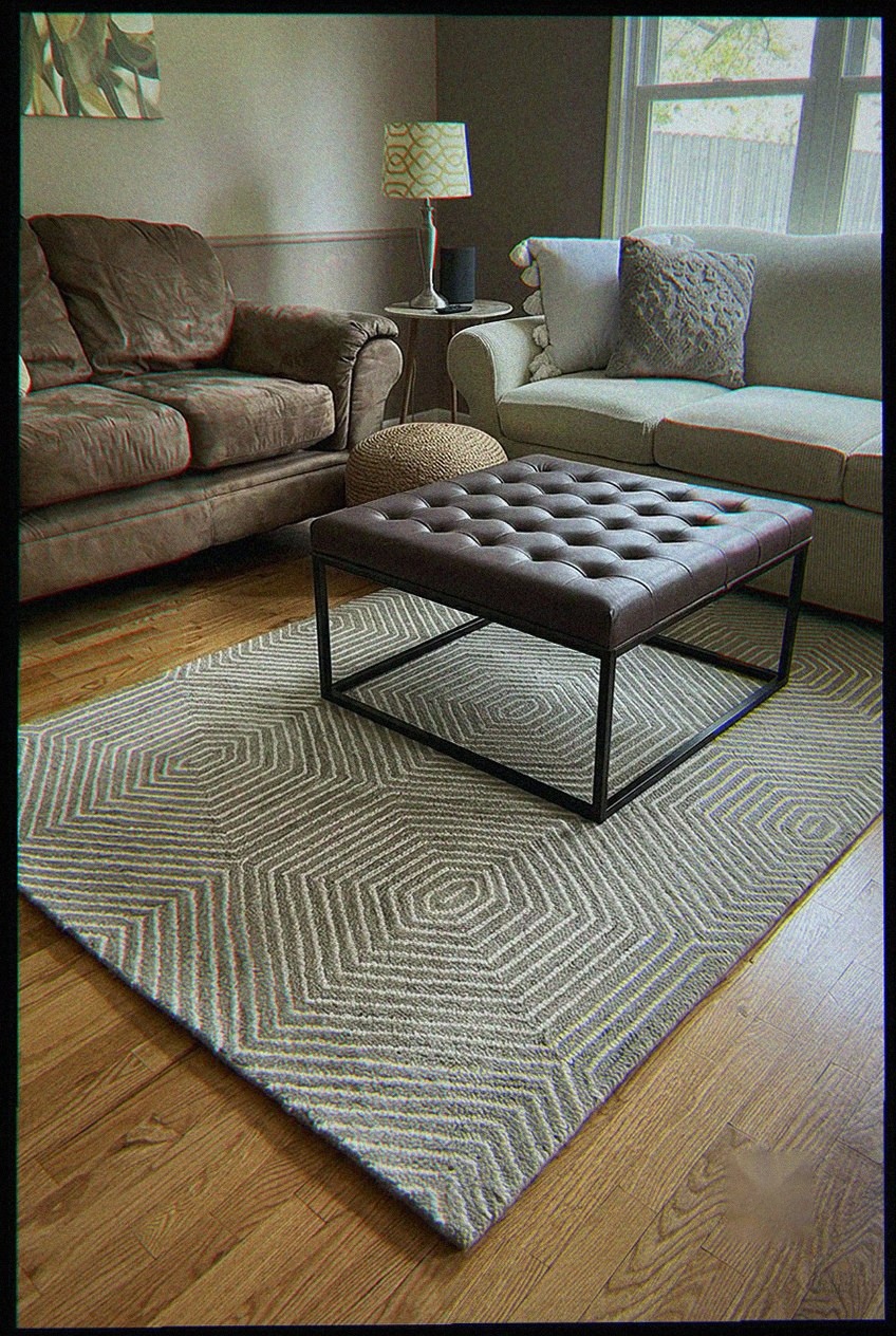 Coastal Sophistication: Crafting a Balanced Living Room Palette with Hooked Wool